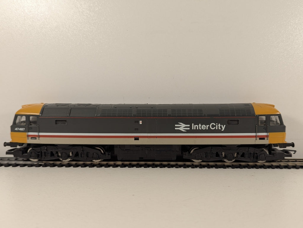 Hornby OO Gauge Class 47 Diesel Locomotive 47487 BR InterCity Executive R801