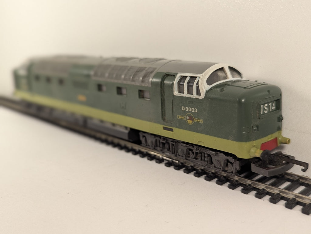Lima OO Gauge Class 55 Deltic 'Meld' Diesel Locomotive D9003 BR Two-Tone Green