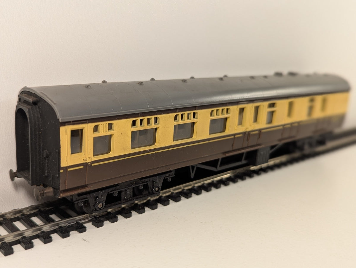 Tri-ang R329 OO Gauge BR Mk1 Brake Second Coach W34302