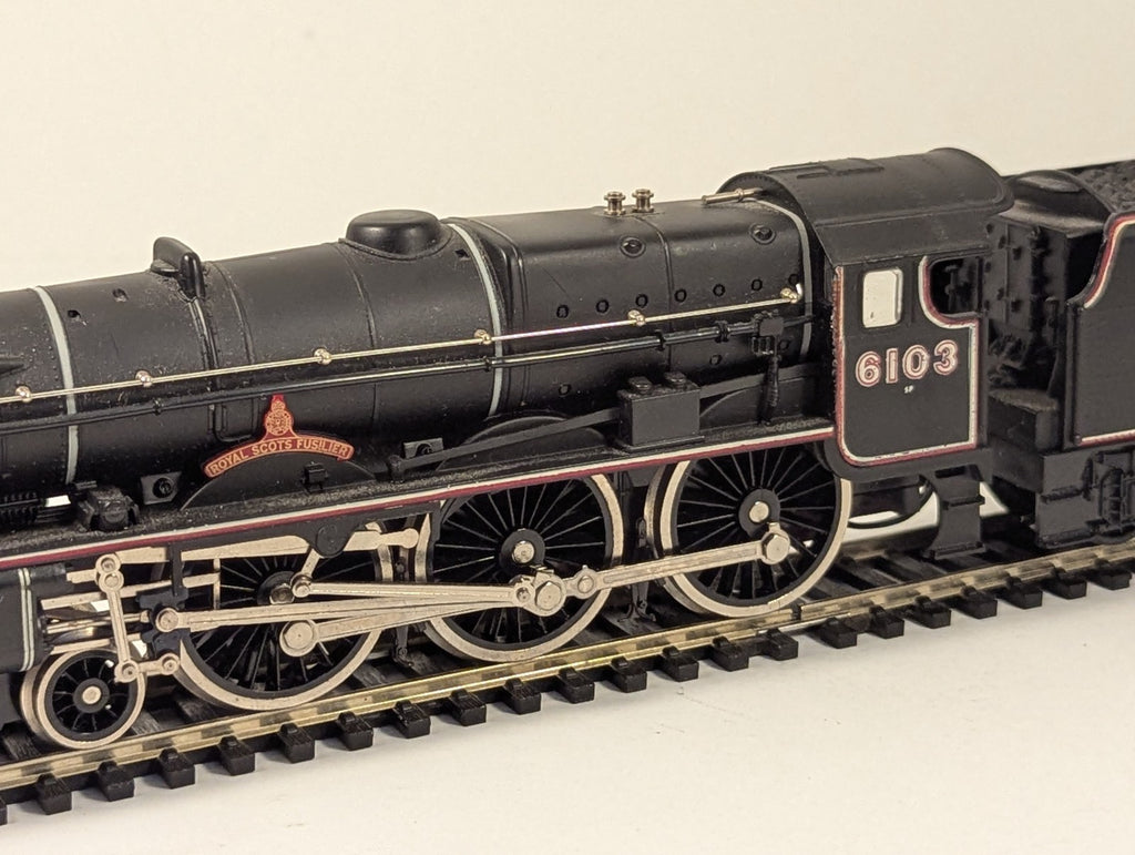 Arirfix OO Gauge Royal Scot Class 'Royal Scots Fusilier' Locomotive