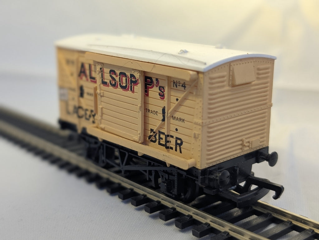 Mainline 37138 12T Single Vent Van “Allsopp's”