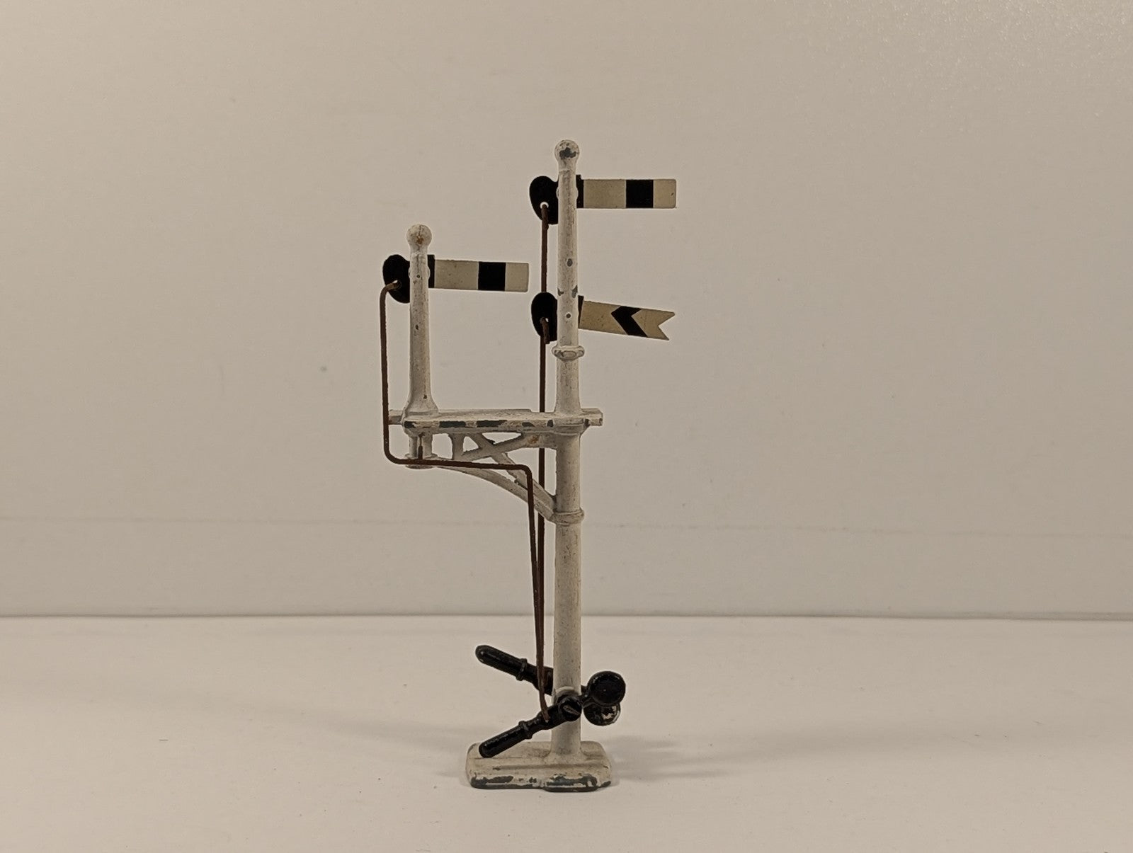 Crescent OO Gauge Junction Bracket Signal White