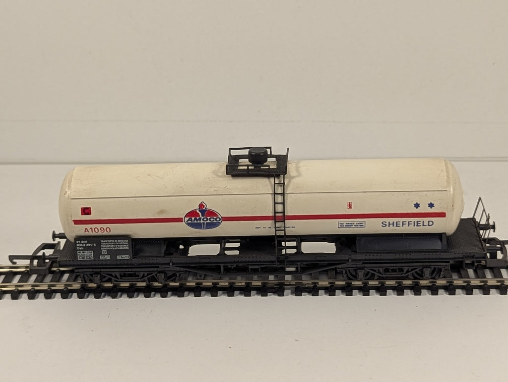 Lima OO Gauge Amoco Sheffield Bogie Tank Wagon A1090 Amoco White & Red