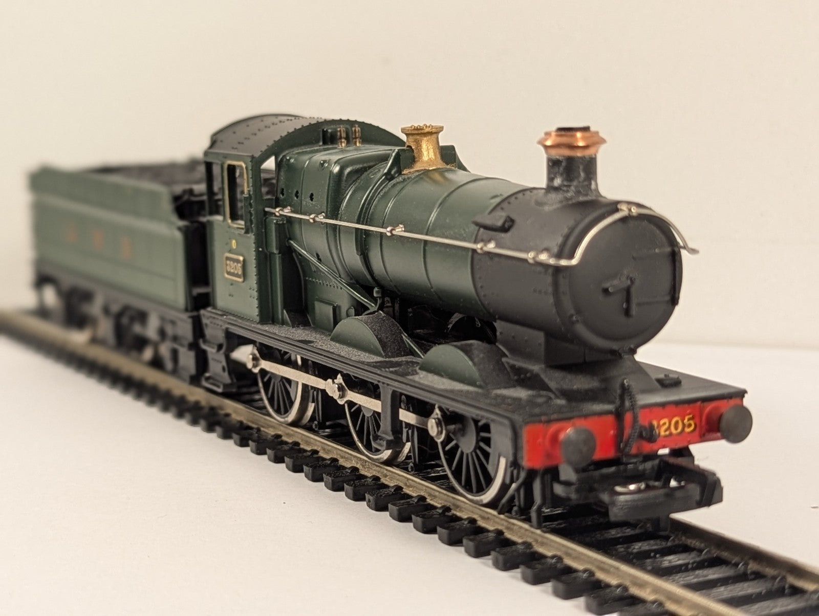 Mainline 37-058 OO Gauge GWR Green Collett Goods Class 2251 No. 320