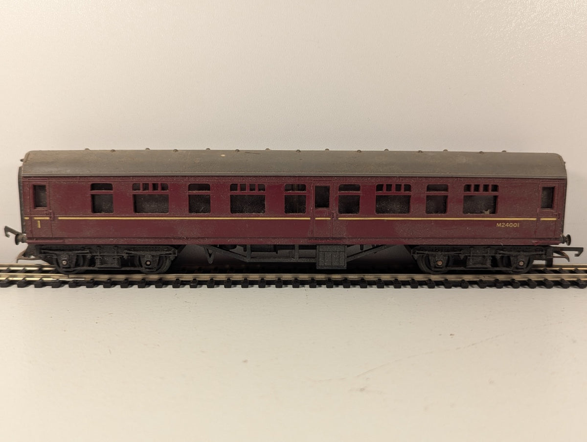 Tri-ang OO Gauge BR Mk1 1st class Corridor Composite Coach Maroon