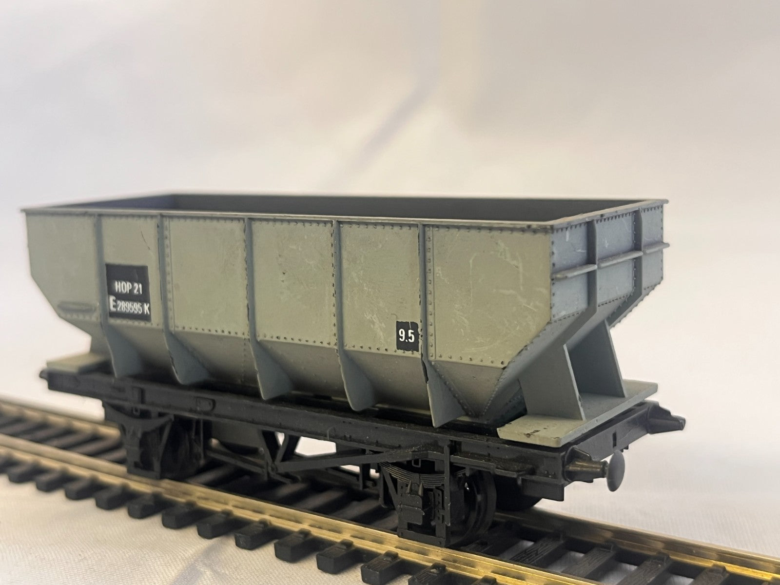 Dapol OO Gauge BR 21T Hopper Wagon Grey Missing Parts