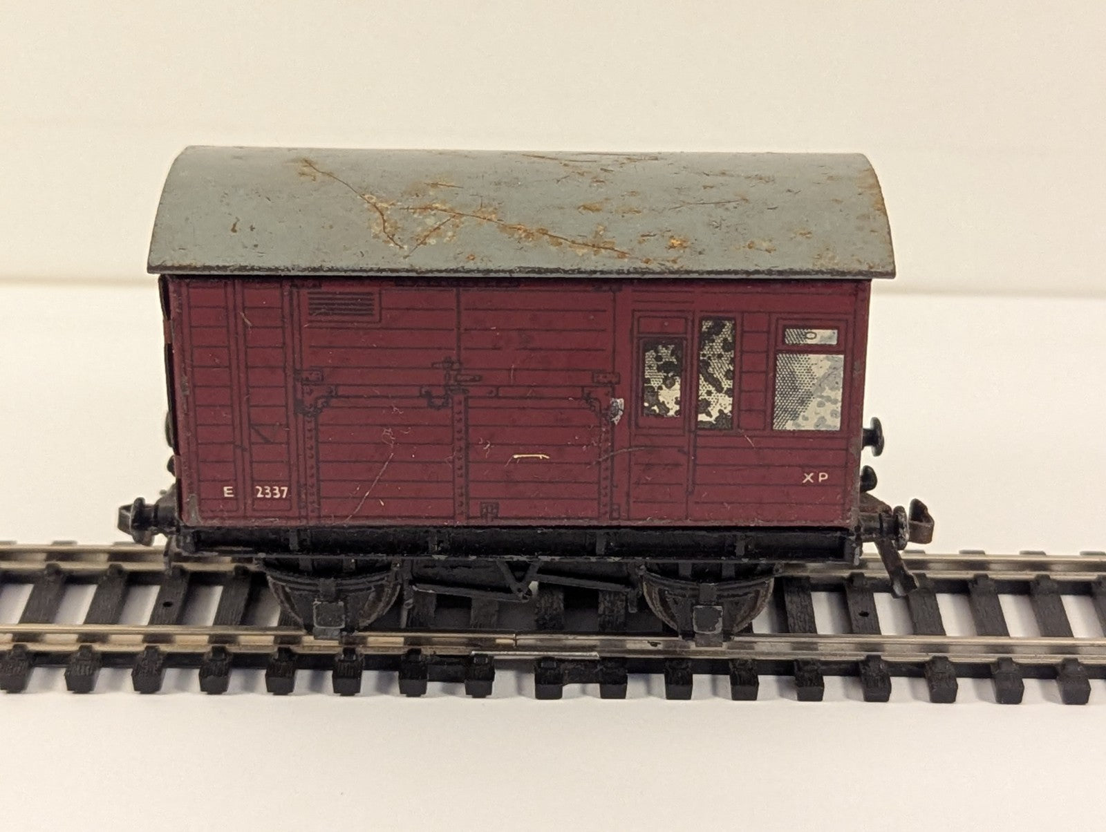 Hornby Dublo 32060 OO Gauge BR Red Horse Box - Rusted Roof