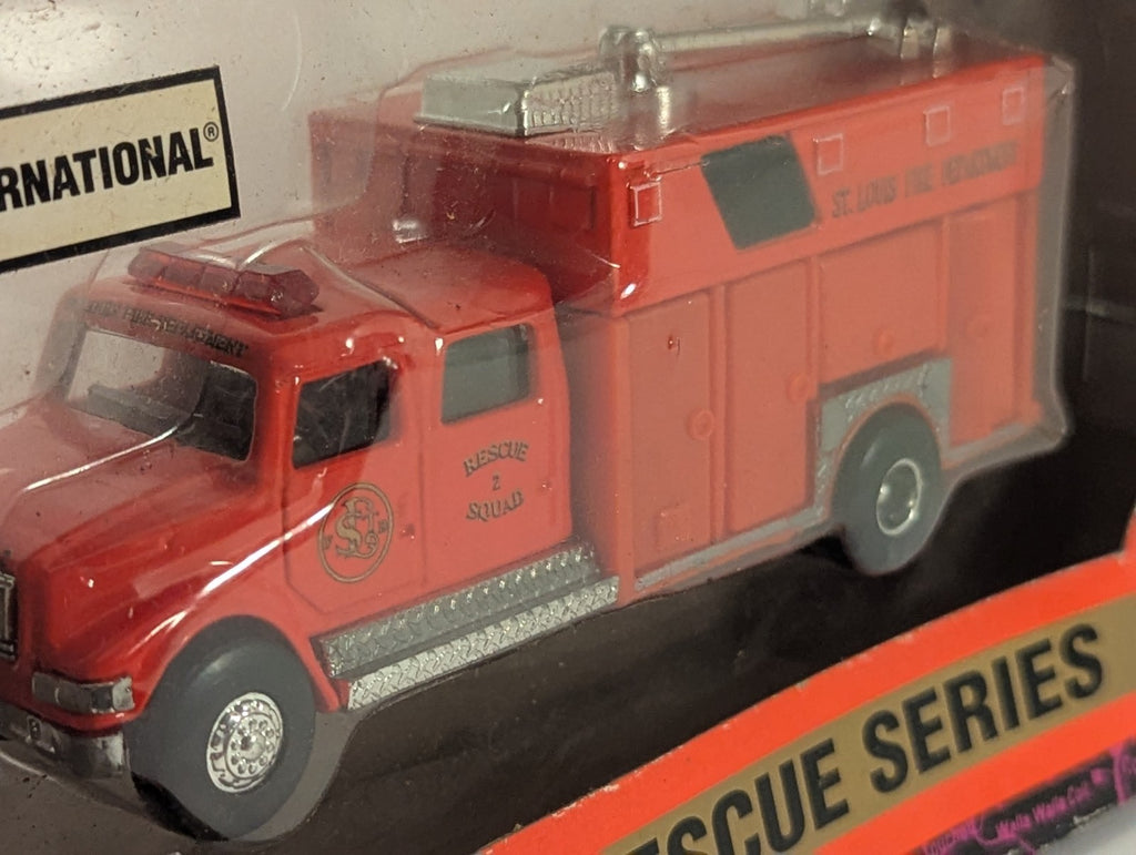 Road Champs 1:64 Scale 64605 International Rescue Squad Truck St. Louis Fire Dep