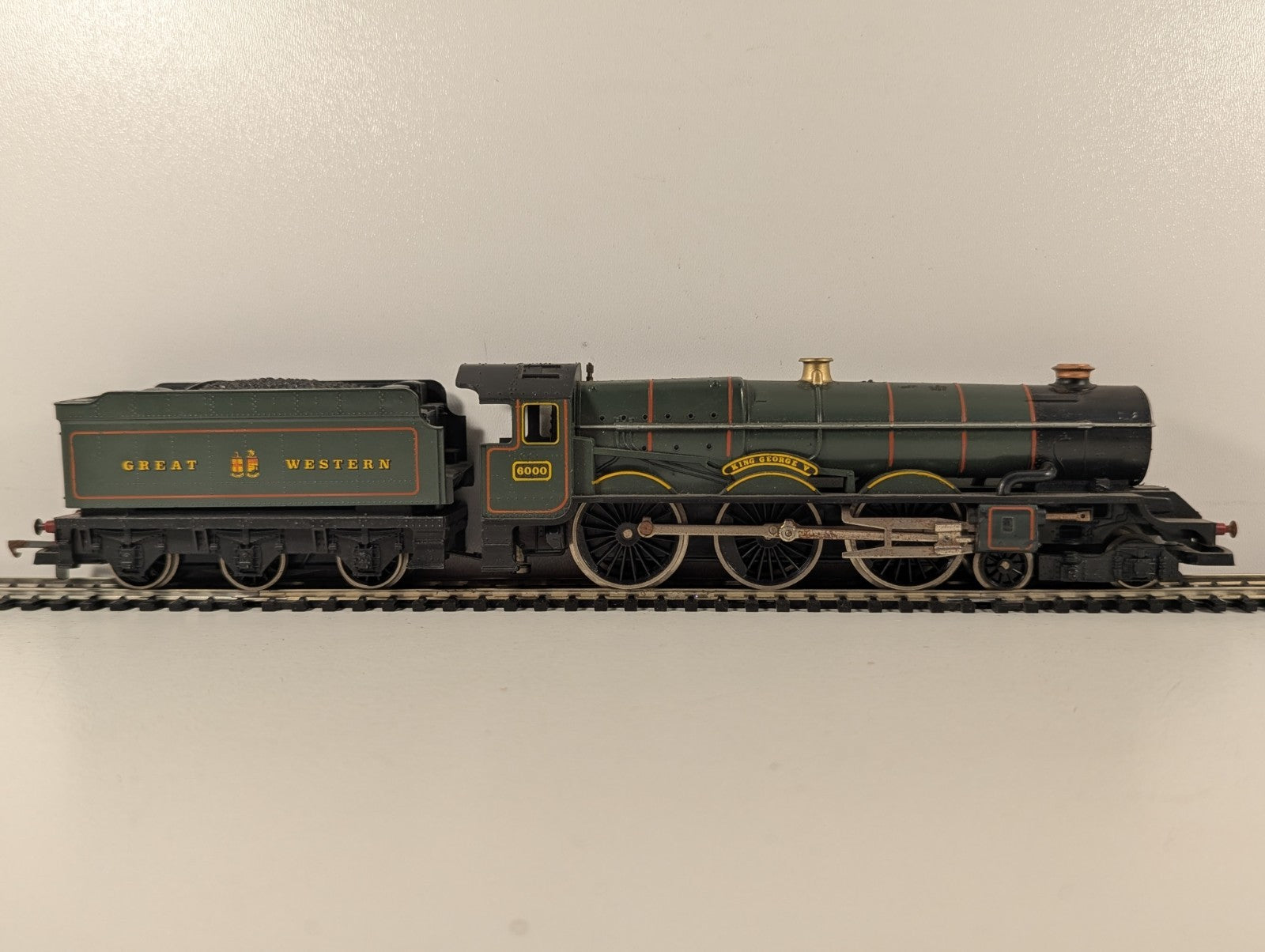 Lima OO Gauge King Class 'King George V' Steam Locomotive 6000 GWR Livery