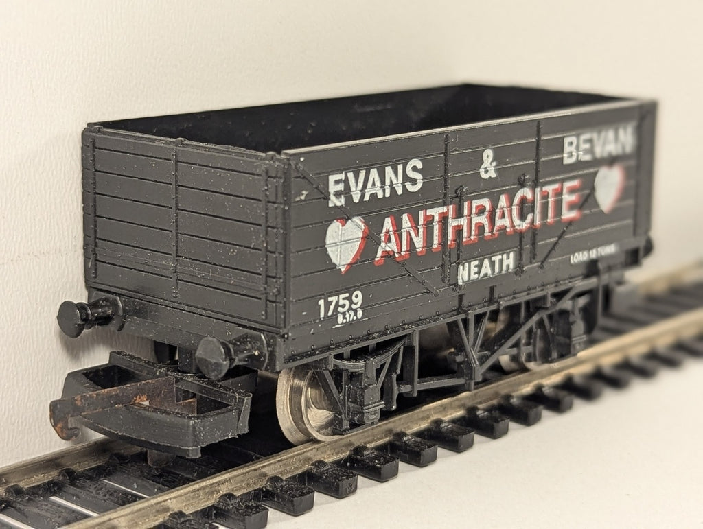 Lima OO Gauge 7 Plank Wagon Evans & Bevan Anthracite Goods Wagon 1759 30 5613 W