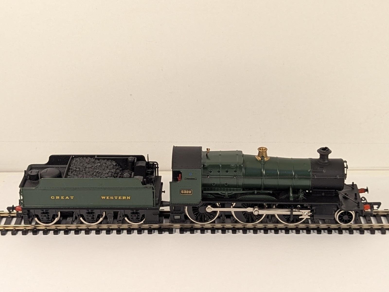 Mainline OO Gauge GWR Class 4300 2-6-0 Mogul No. 5322