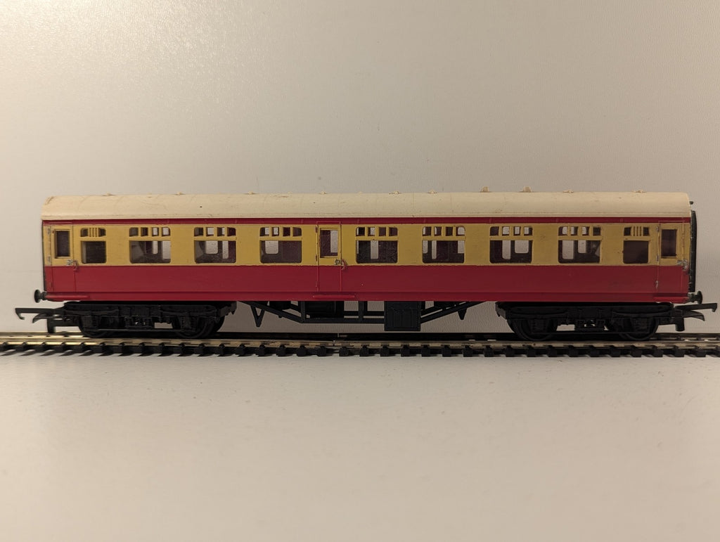 Tri-ang OO Gauge LMS Style Composite Coach Passenger Coach BR Crimson and Cream