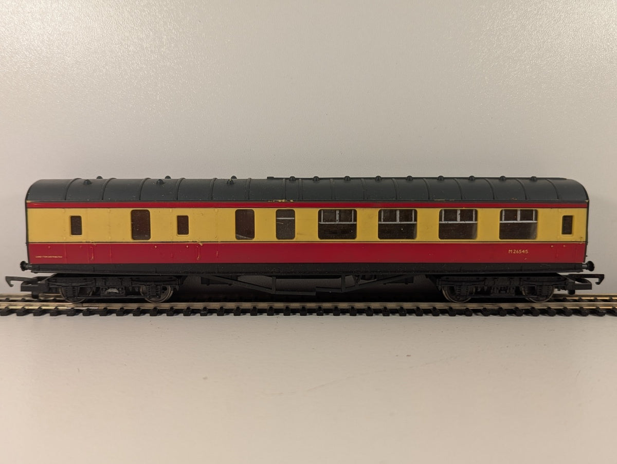 Hornby OO Gauge BR Stanier Brake Coach Red Cream