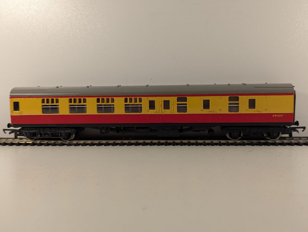 Hornby OO Gauge Stanier Brake 3rd Coach Passenger Coach 34100