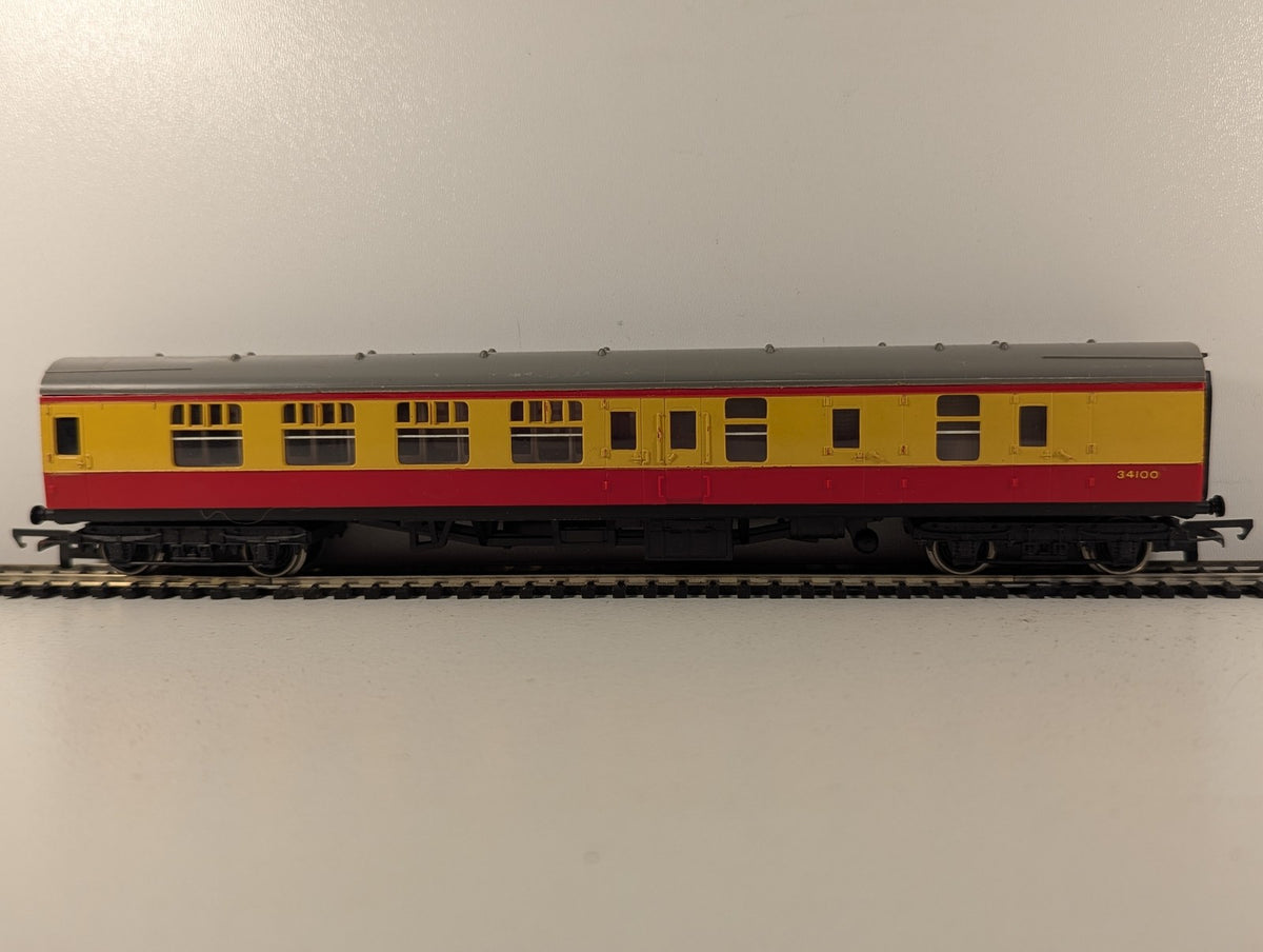 Hornby OO Gauge Stanier Brake 3rd Coach Passenger Coach 34100