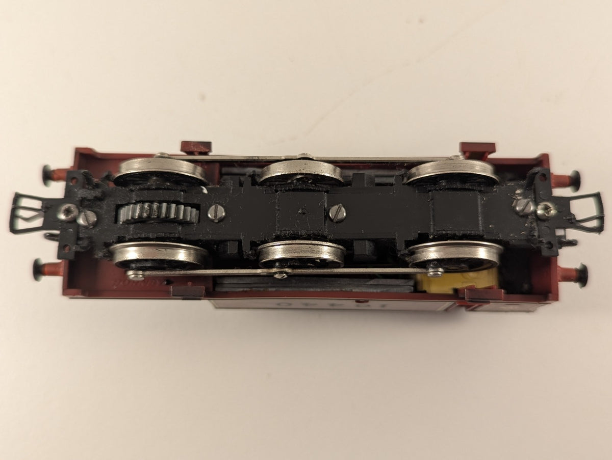 Hornby R52 OO Gauge Class 3F 0-6-0 Tank Locomotive 16440 LMS Maroon