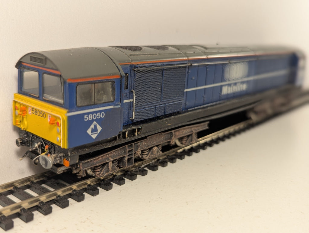 Hornby OO Gauge Class 58 Co-Co 'Toton Traction Depot' Diesel Loco