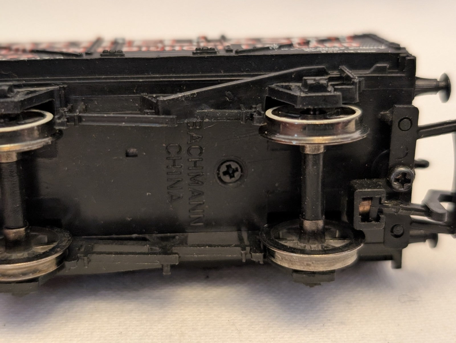 Bachmann OO Gauge 7 Plank Wagon Hartnell & Son Goods Wagon 22