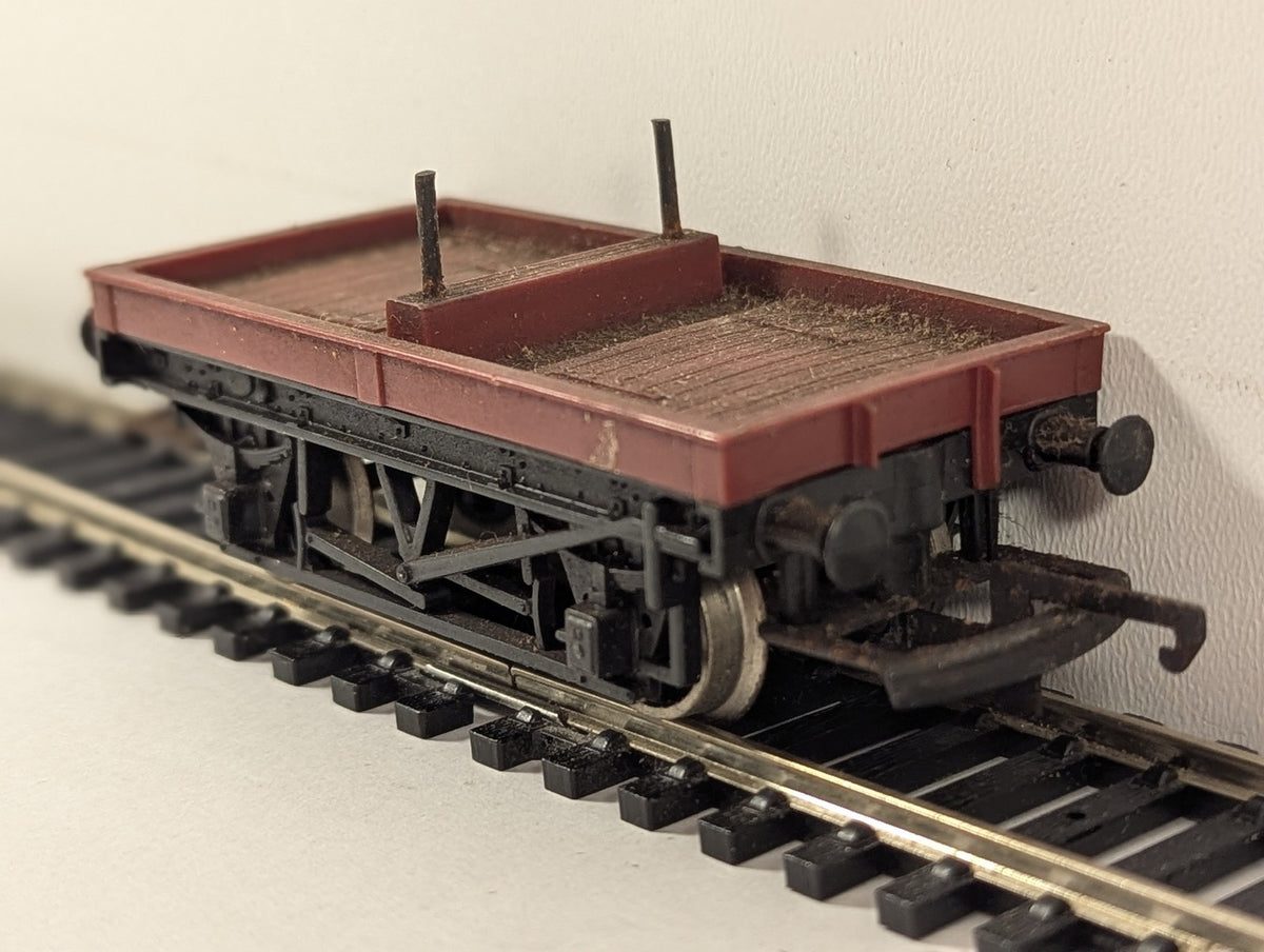 Hornby OO Gauge Low-Sided Bolster Wagon Goods Wagon Unlettered Red