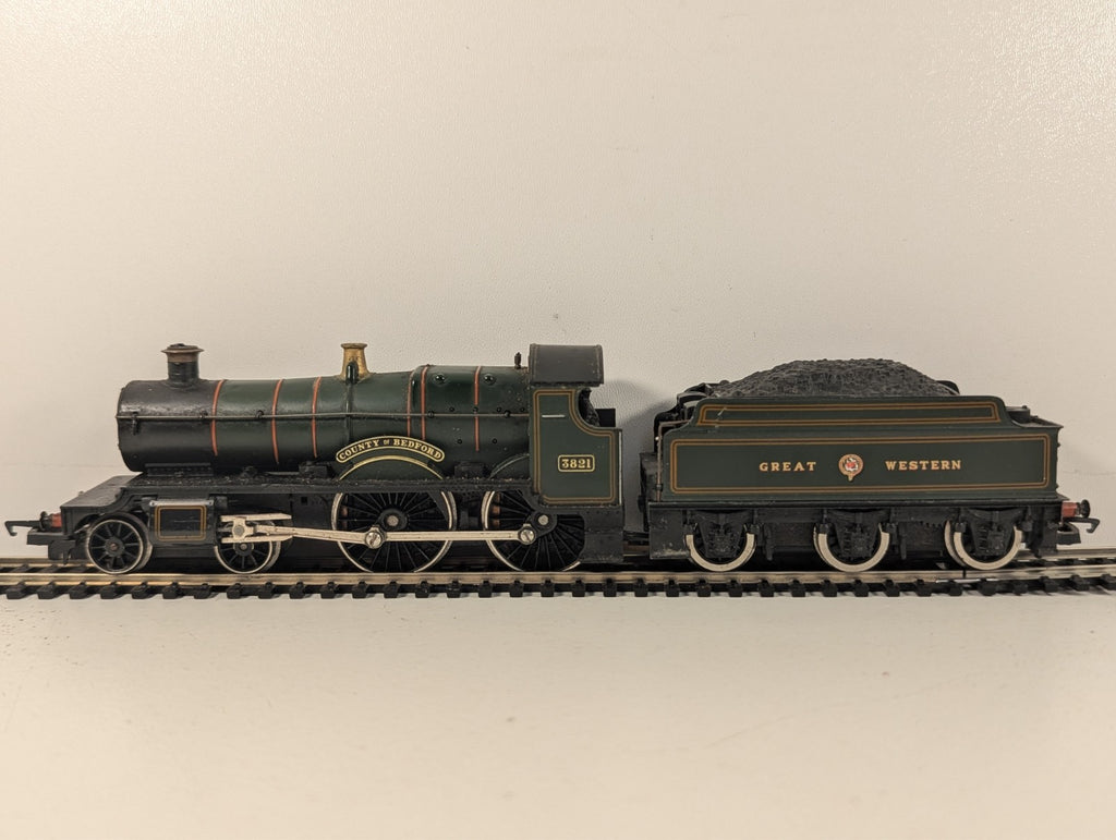 Hornby OO Gauge GWR County Class "County of Bedford" Steam Locomotive