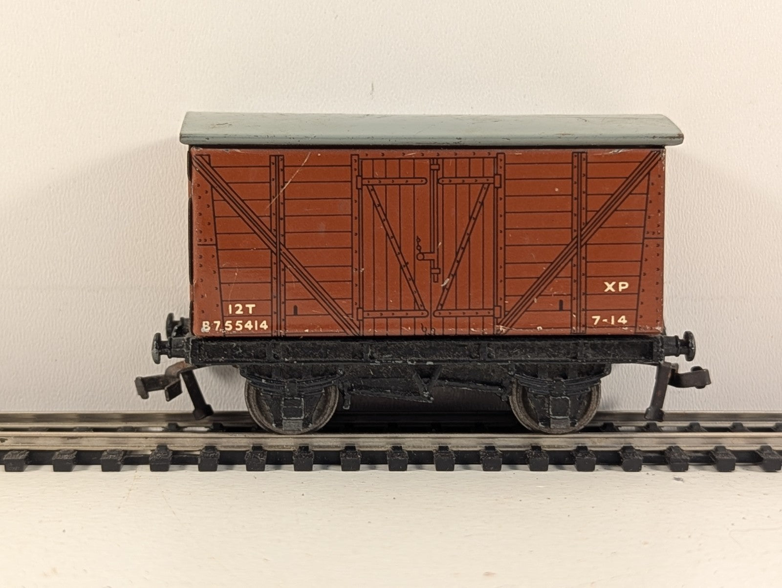 Hornby Dublo OO Gauge 12 Ton Covered Goods Van - Boxed