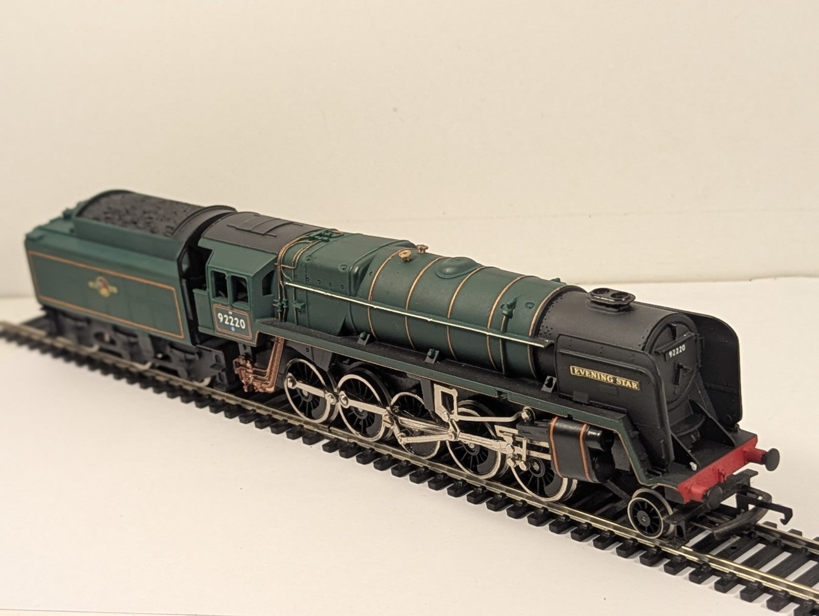 Hornby Railways OO Gauge Class 9F 'Evening Star' Steam Locomotive 92220 BR Green