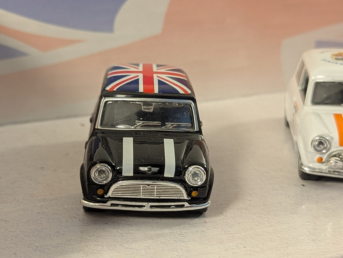 Oxford Diecast 1:76 Scale Triple Mini Set (Luton Town FC Hatters Edition)
