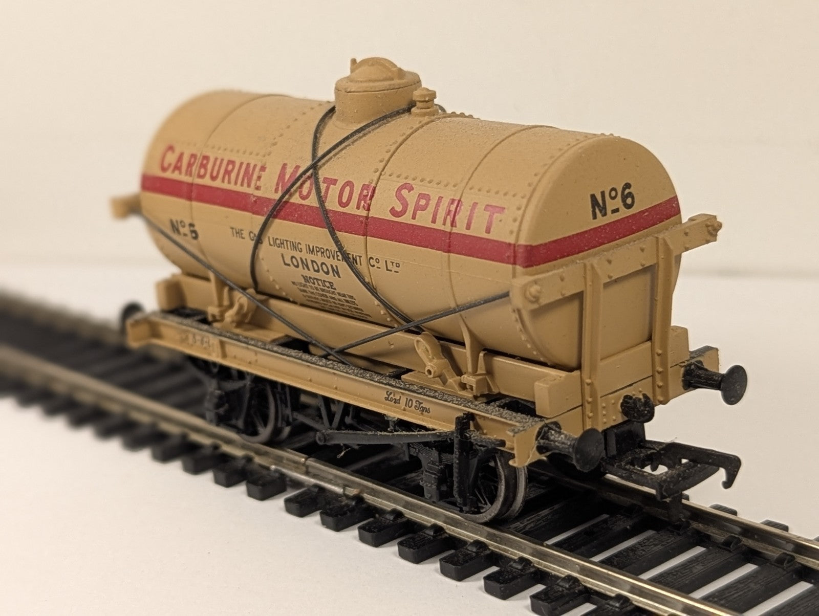 Bachmann OO Gauge 12 Ton Tank Wagon 6 Carburine Motor Spirit 37-079