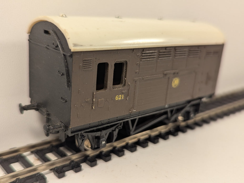Hornby OO Gauge GWR Horse Box 546 Brown Livery