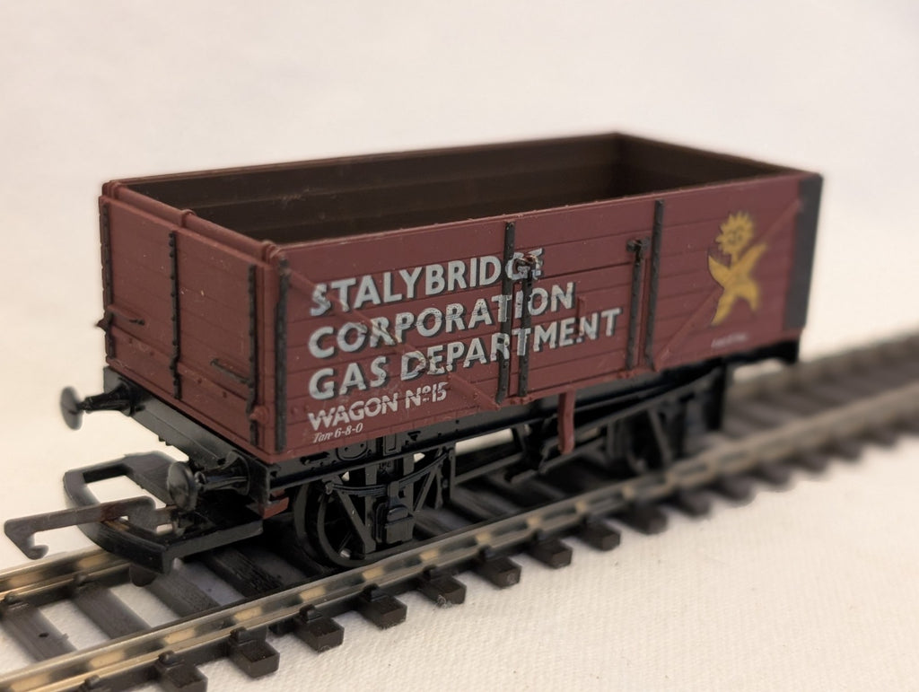 Airfix 7 Plank Wagon Open Wagon 15 Stalybridge Corporation Gas Department