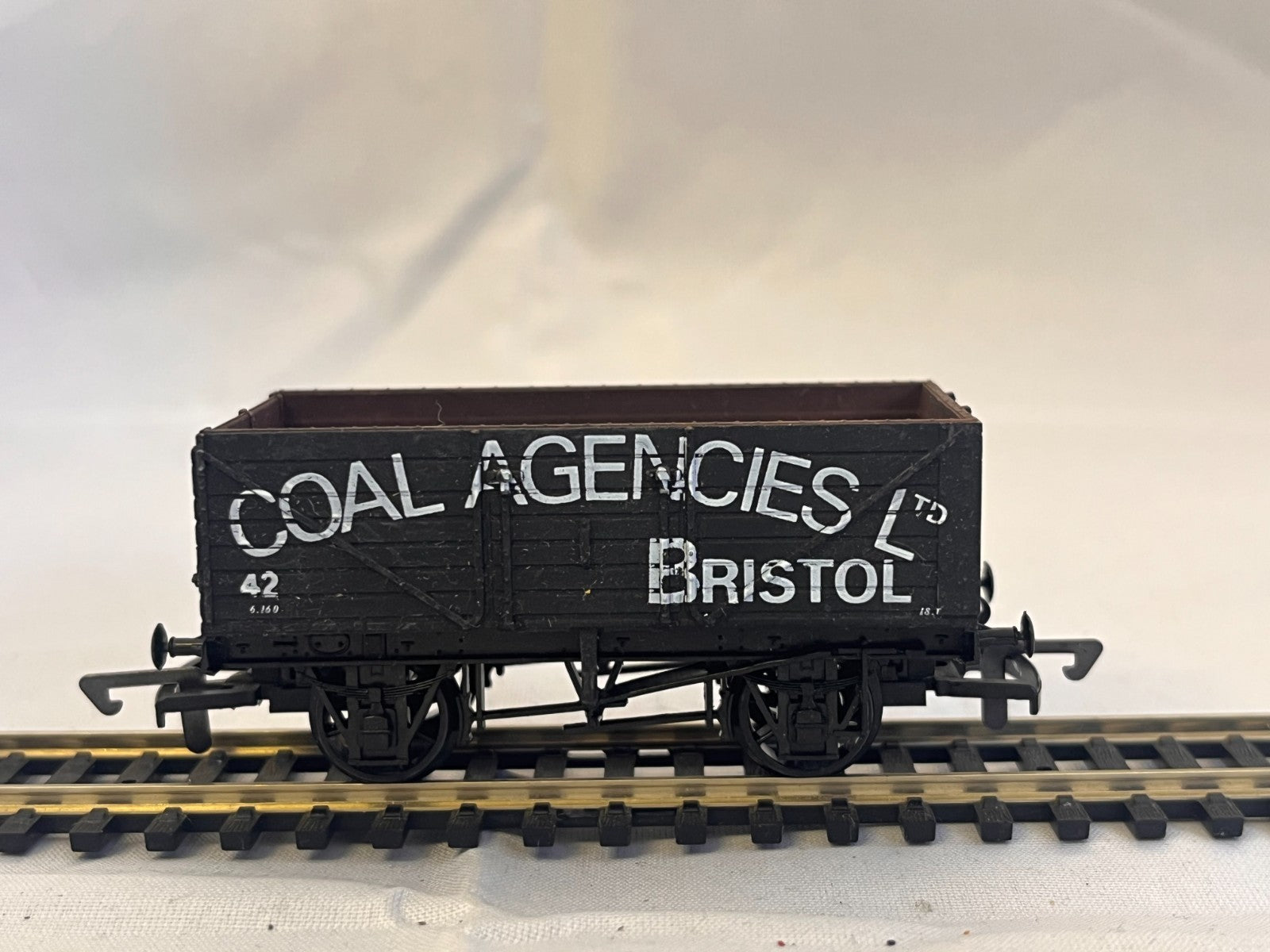 Dapol B181 OO Gauge Coal Agencies Bristol 7 Plank Wagon