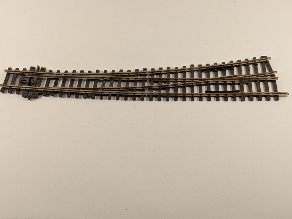 Peco OO Gauge Streamline Right Hand Turnout (Brass Rail)