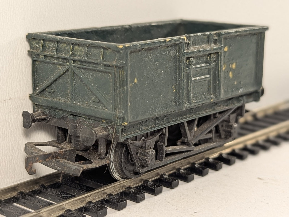 Tri-ang OO Gauge 16-Ton Mineral Wagon Goods Wagon Repainted Green