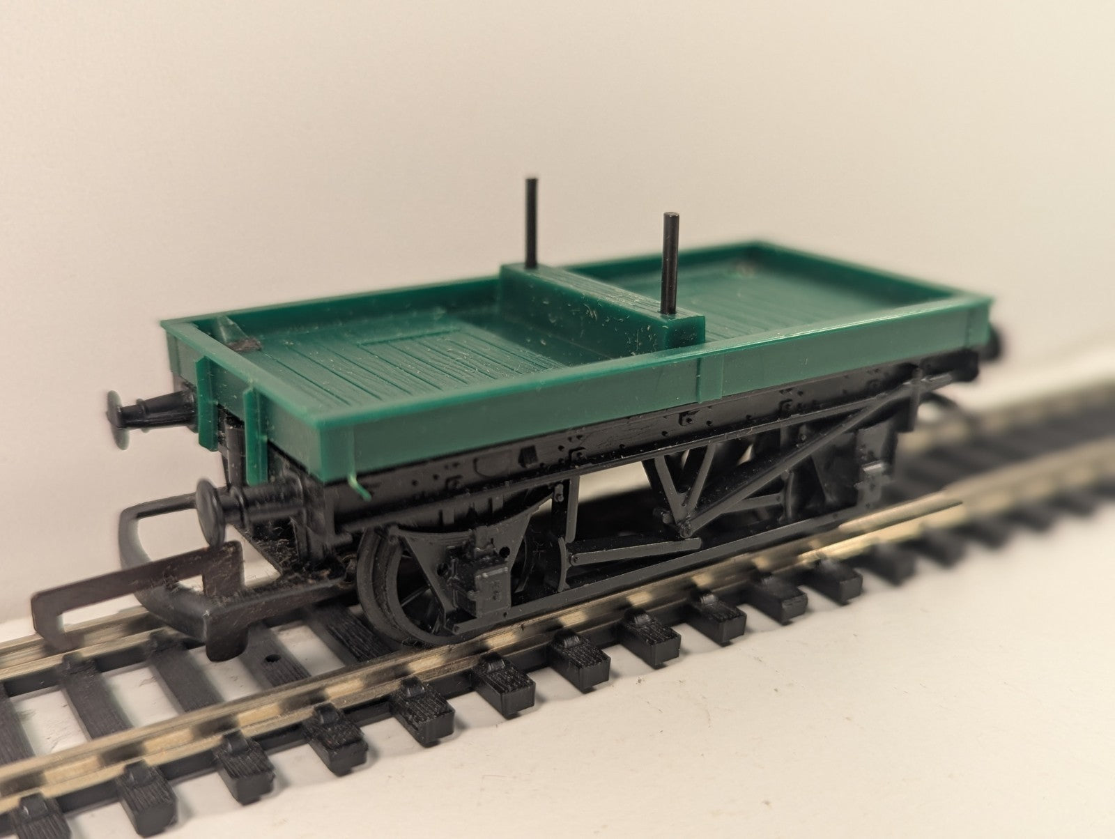 Tri-ang Hornby OO Gauge R17 BR Bolster Wagon B913011