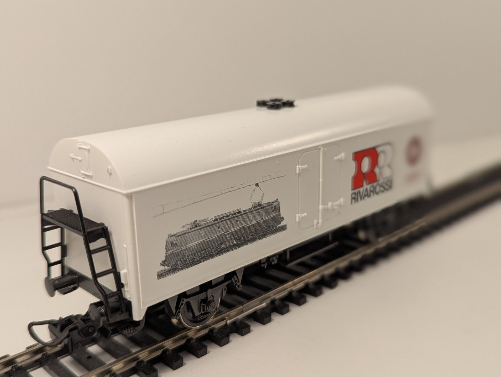 Rivarossi HO Scale 2-Axle Refrigerator Wagon