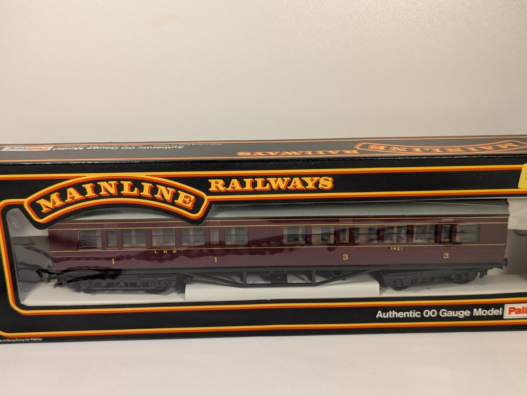 Mainline OO Gauge LMS 57ft Corridor Composite Coach 3621 Maroon