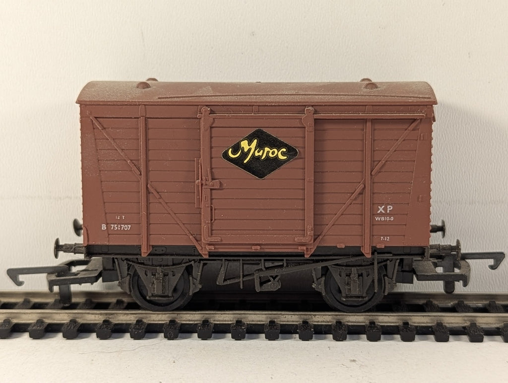 Airfix OO Gauge 12 Ton Ventilated Van Goods Wagon B 751707