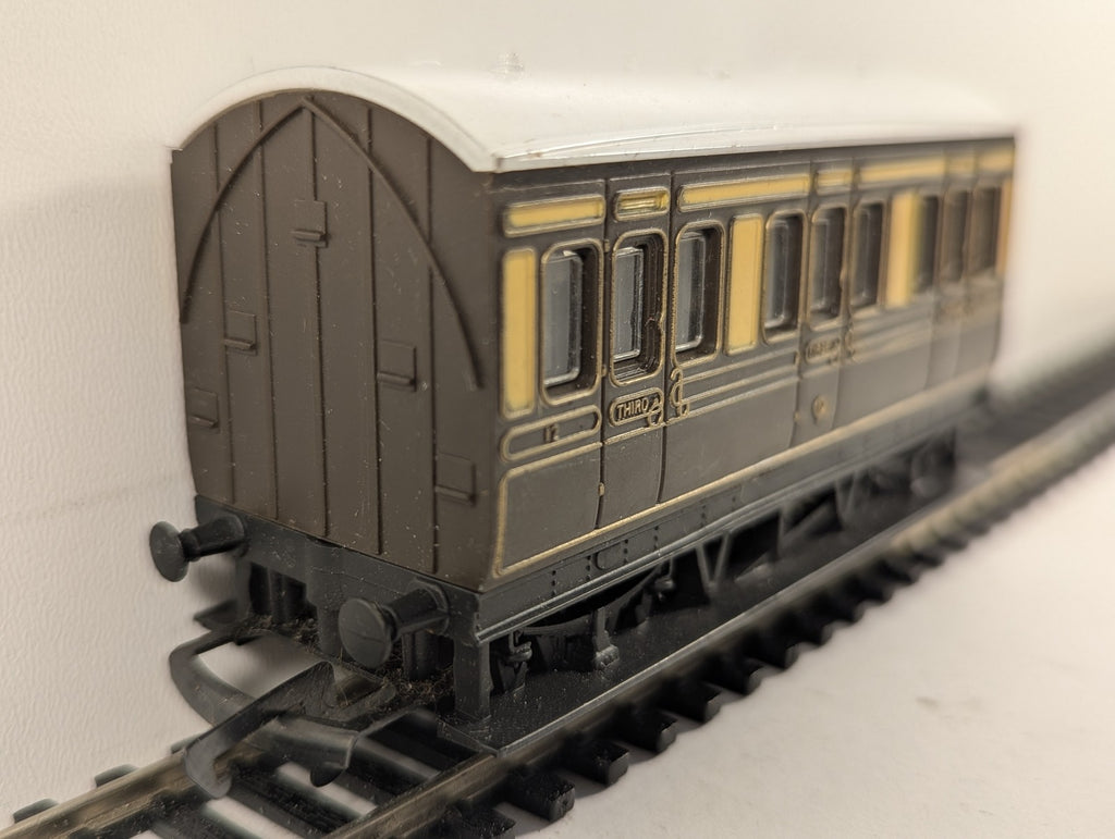 Hornby OO Gauge GWR 4-Wheel Composite Coach Passenger Coach 12
