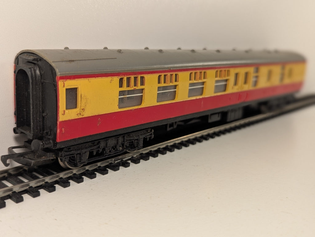 Hornby Tri-ang R627 OO Gauge BR Brake 2nd Coach 34100