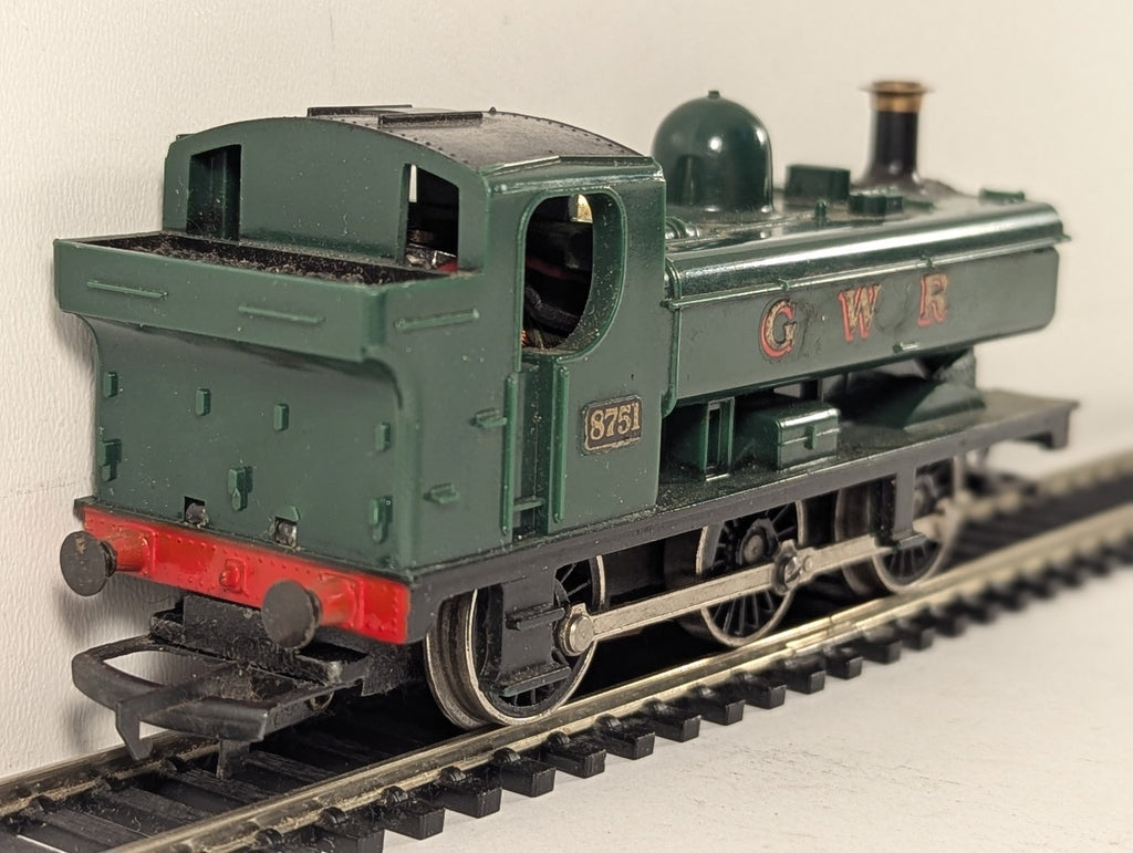 Hornby OO Gauge GWR Class 57xx 0-6-0 Pannier Tank Steam Locomotive 8751