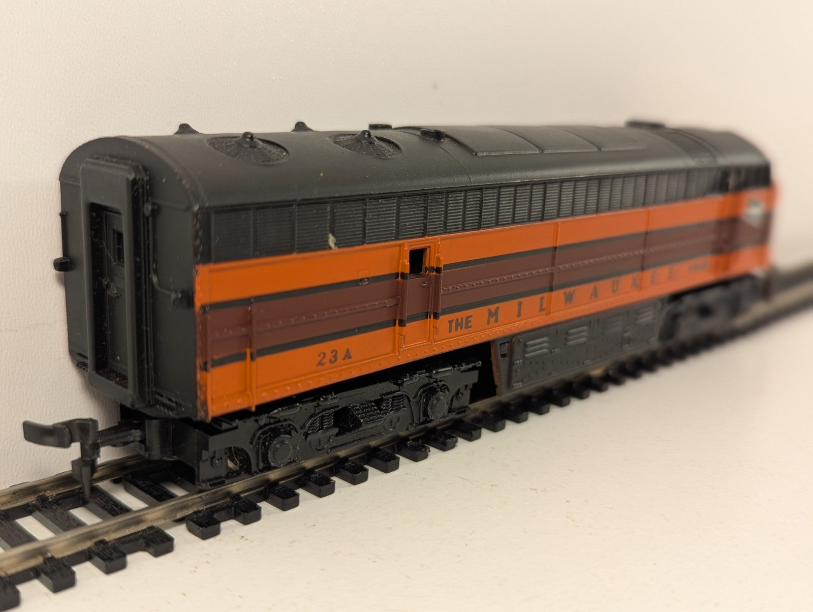 Tempo Fairbanks Morse  C-Liner Diesel Dummy Locomotive - Missing Front Coupler