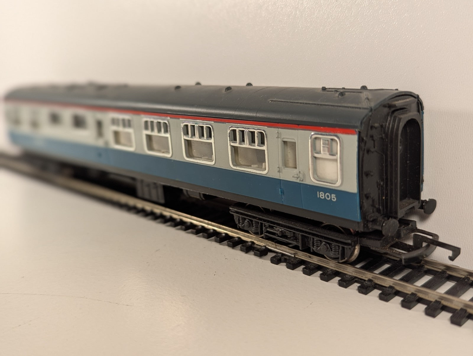 Hornby R923 OO BR InterCity Buffet Car Coach