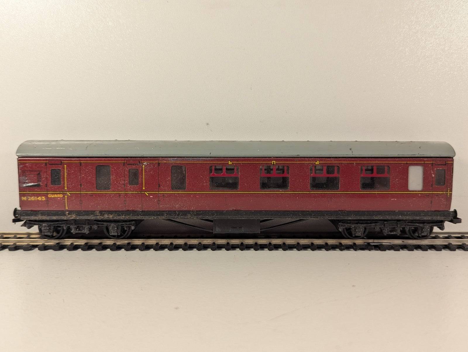 Hornby Dublo LMS Stanier Brake Third Coach OO Gauge