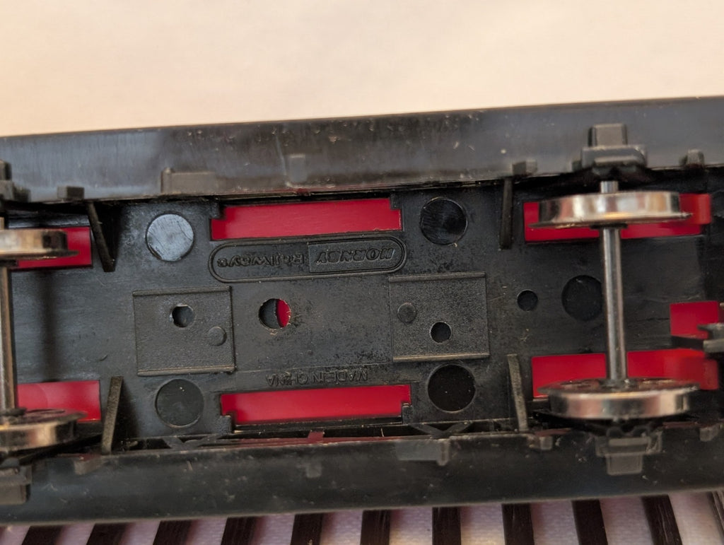 Hornby OO Gauge Joseph Boam Ltd British Glass Sand 5-Plank Wagon