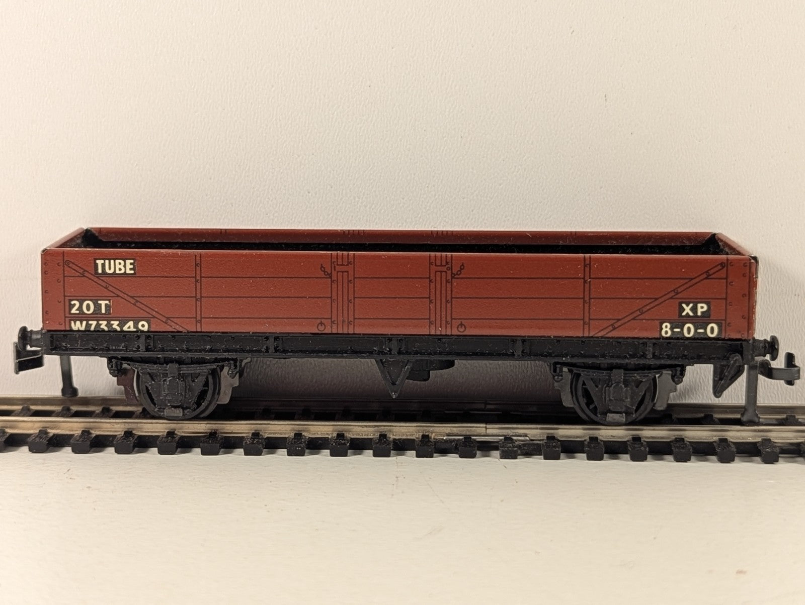 Hornby Dublo 32076 OO Gauge D1 20-Ton Tube Wagon - Boxed