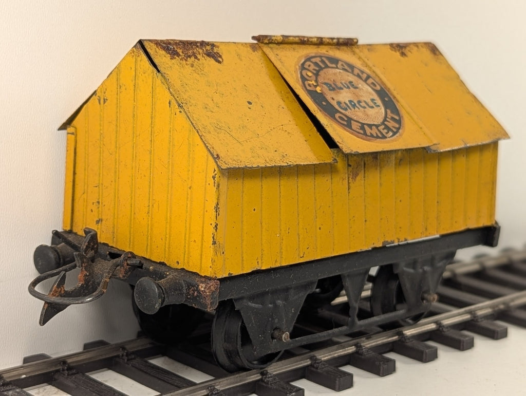 Hornby R154 O Gauge Blue Circle Cement Wagon Yellow