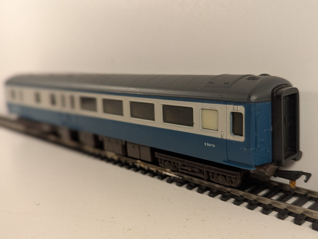 Airfix GMR BR Mk2 Brake Second Coach OO Gauge - Missing Coupling