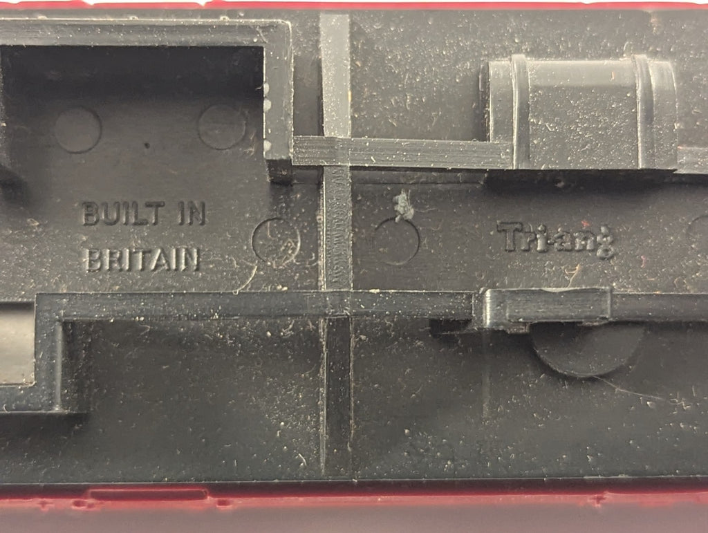 Tri-ang OO Gauge BR Mk1 Brake Second Corridor (BSK) Passenger Coach  35024