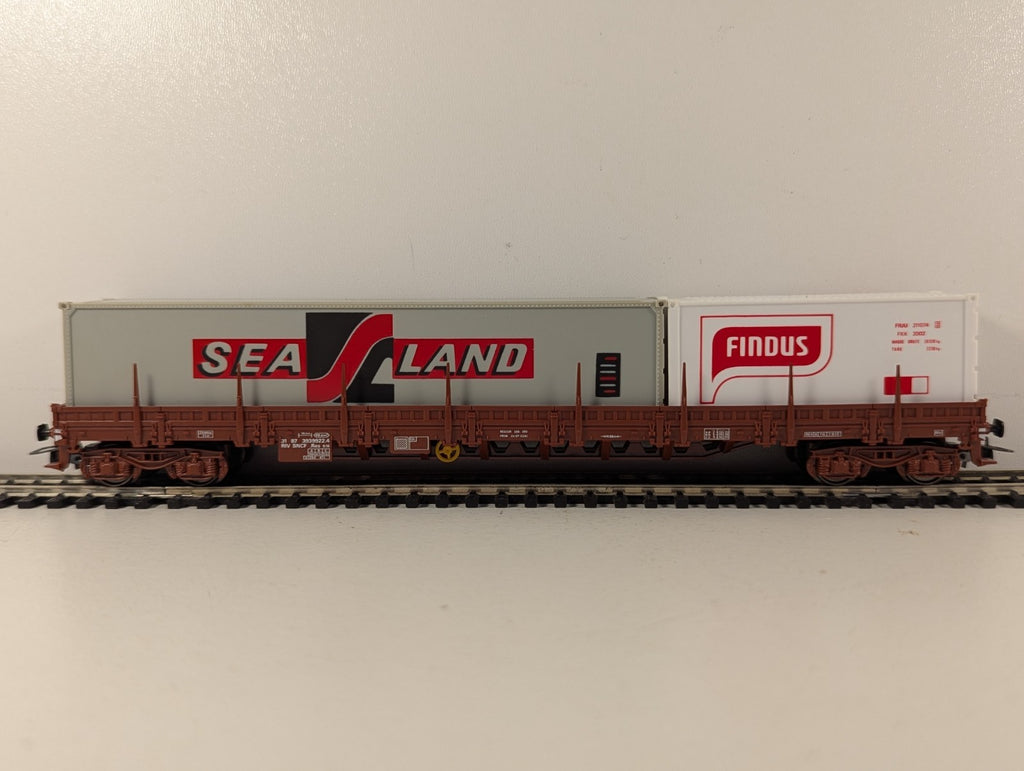 Jouef HO Gauge Bogie Flat Wagon with Findus and Sea-Land Containers