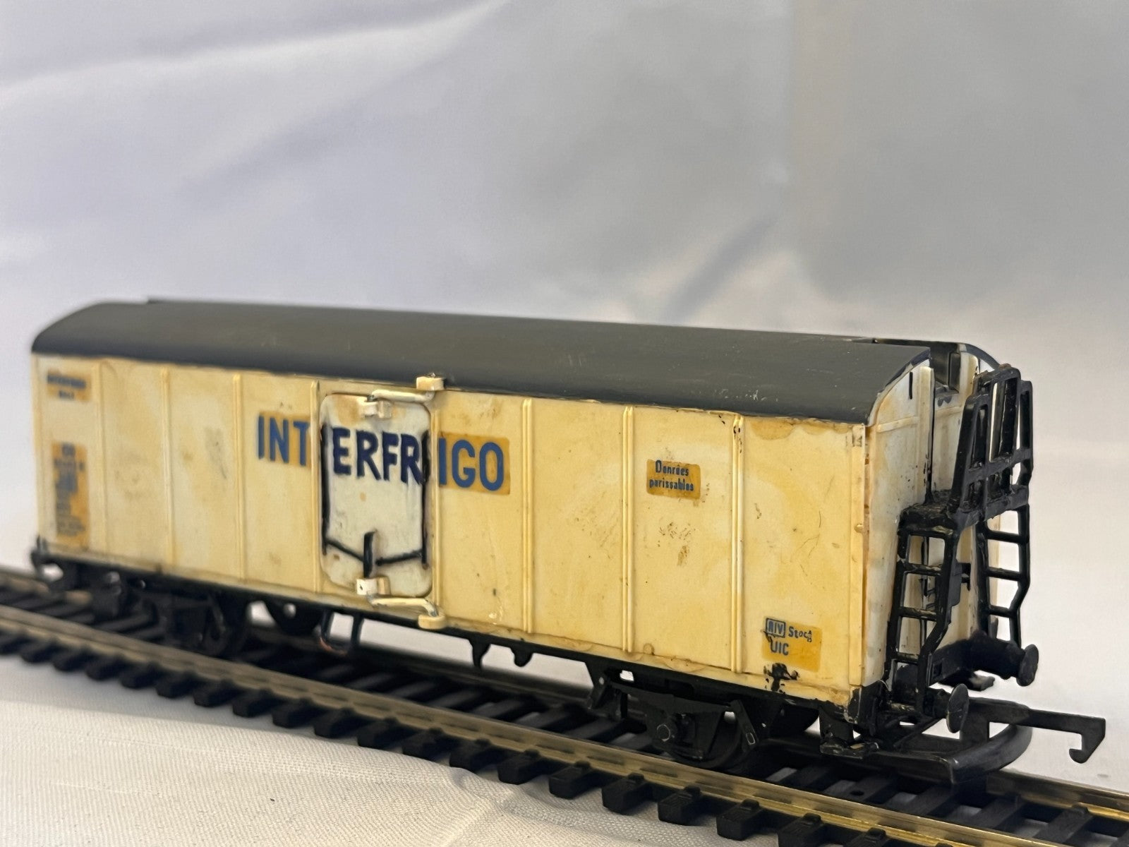Dapol Kitmaster OO Gauge Interfrigo Refrigerated Van Wagon